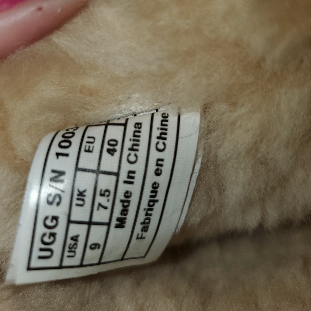Uggs size 9 Chestnut w gold grommets - Picture 10 of 10